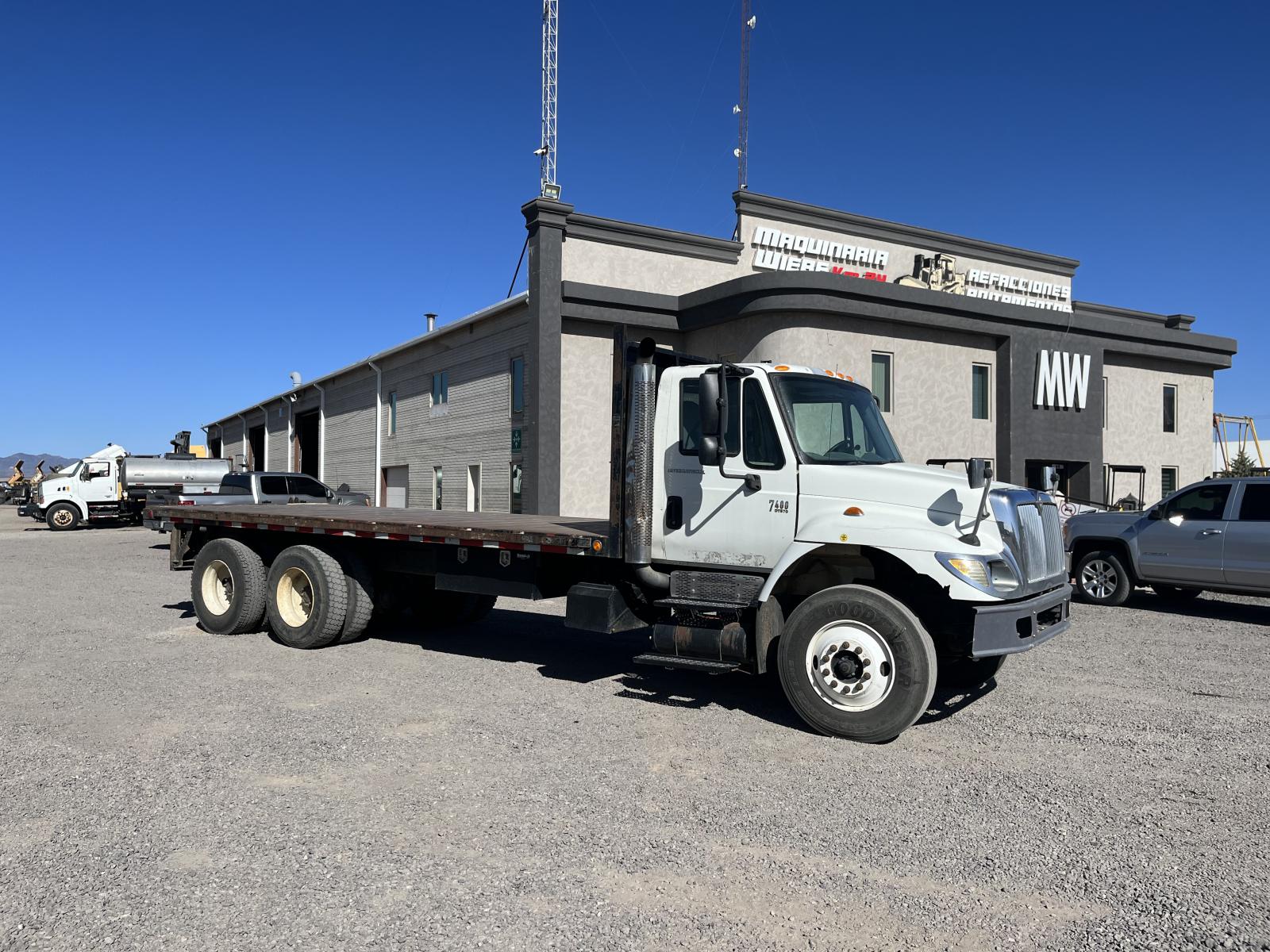 ./imagenes/INVOICE/2019/17406/CAMION PLATAFORMA INTERNATIONAL 7400 (1).JPG